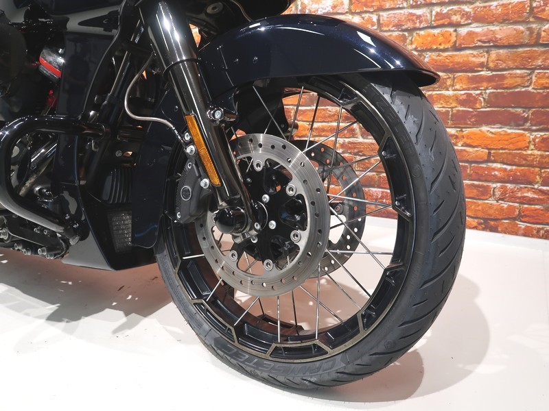 HARLEY-DAVIDSON - FLTRXSE CVO 117 Road Glide