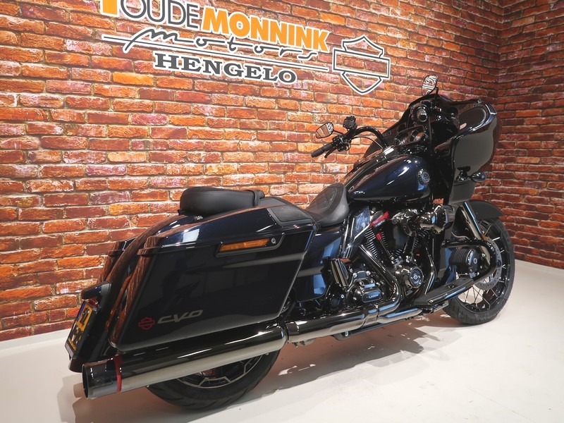 HARLEY-DAVIDSON - FLTRXSE CVO 117 Road Glide