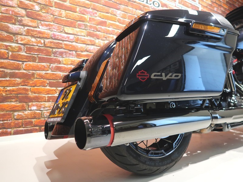 HARLEY-DAVIDSON - FLTRXSE CVO 117 Road Glide