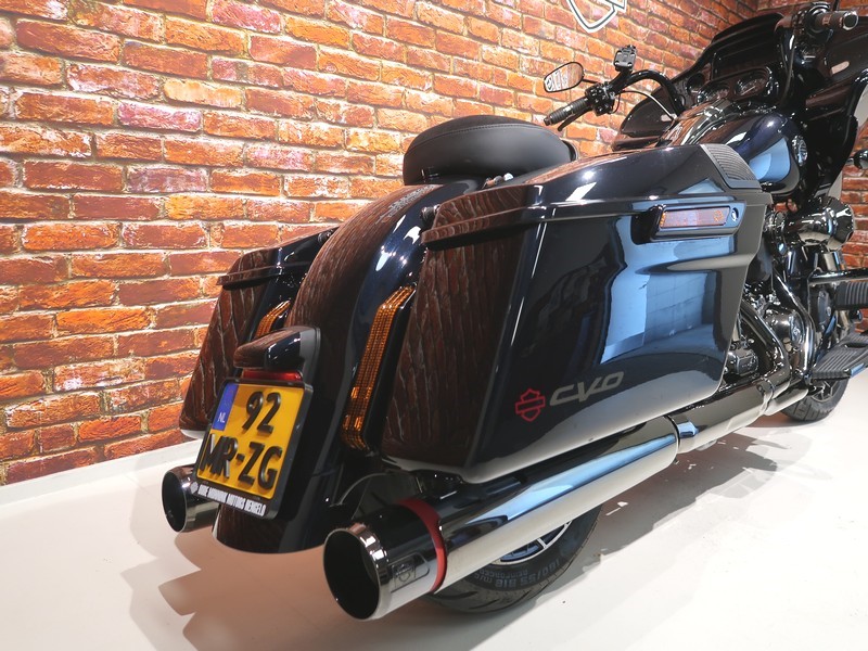 HARLEY-DAVIDSON - FLTRXSE CVO 117 Road Glide