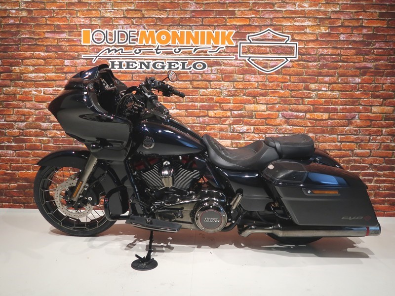 HARLEY-DAVIDSON - FLTRXSE CVO 117 Road Glide