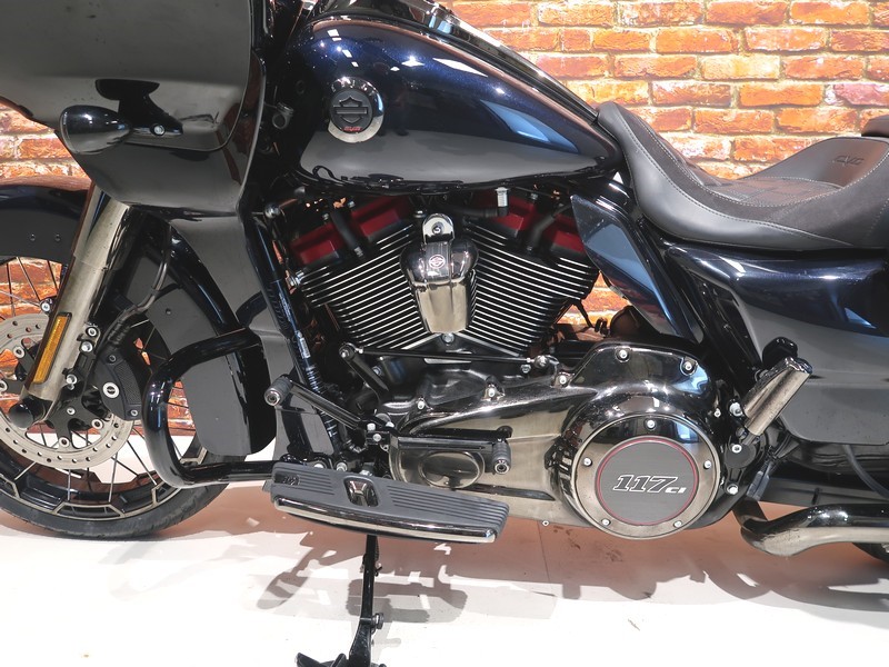 HARLEY-DAVIDSON - FLTRXSE CVO 117 Road Glide
