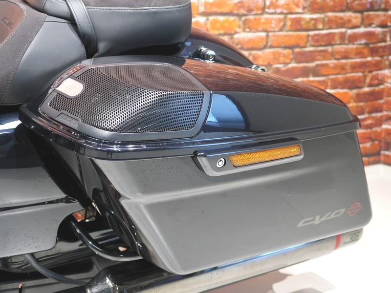 HARLEY-DAVIDSON - FLTRXSE CVO 117 Road Glide