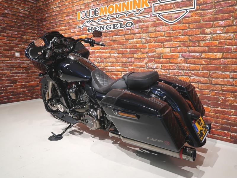HARLEY-DAVIDSON - FLTRXSE CVO 117 Road Glide
