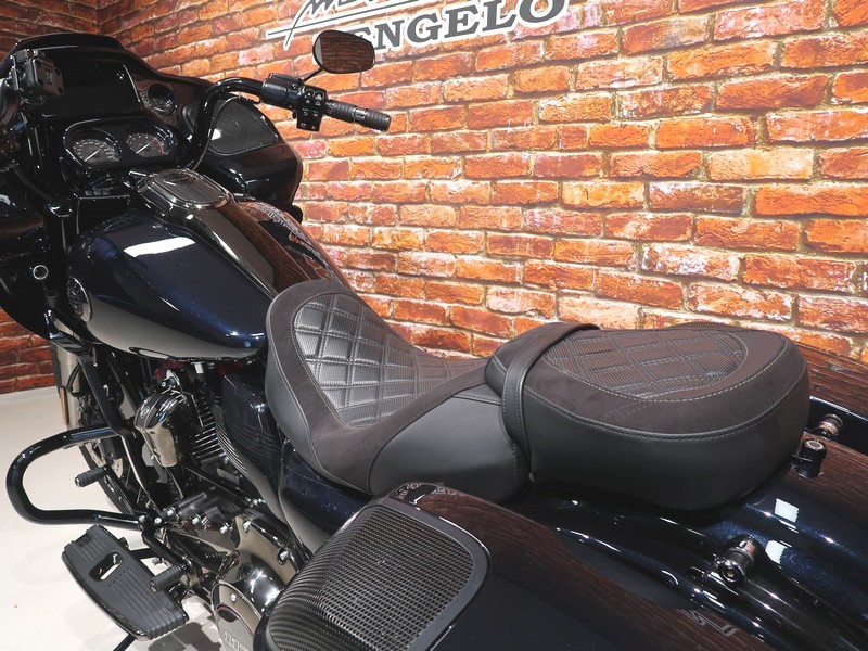 HARLEY-DAVIDSON - FLTRXSE CVO 117 Road Glide
