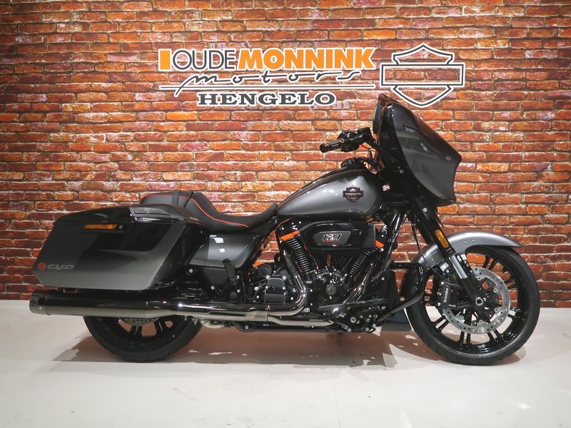 HARLEY-DAVIDSON - FLHXSE CVO Street Glide 121