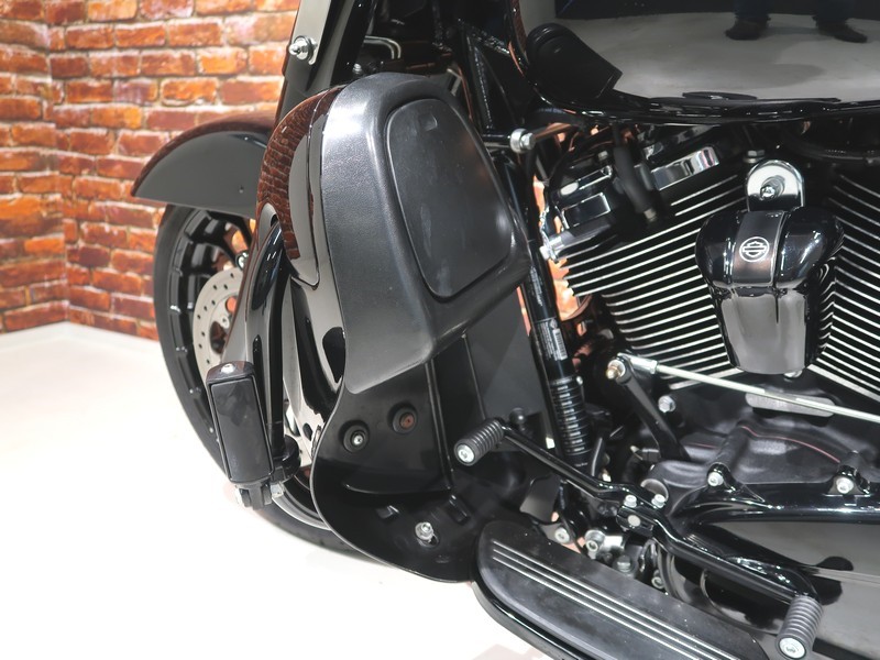 HARLEY-DAVIDSON - FLHRXS Road King Special 107