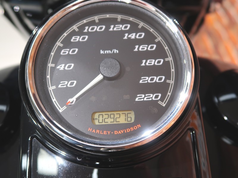 HARLEY-DAVIDSON - FLHRXS Road King Special 107