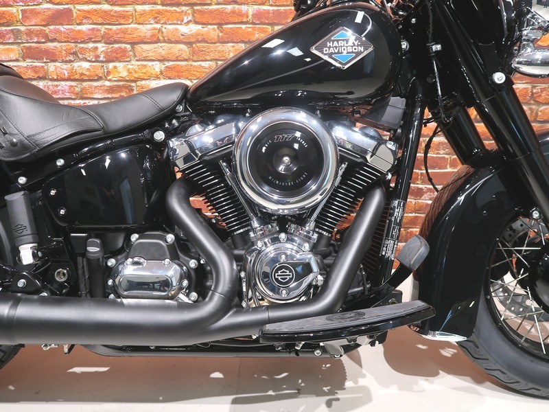 HARLEY-DAVIDSON - FLHC Heritage Classic 117