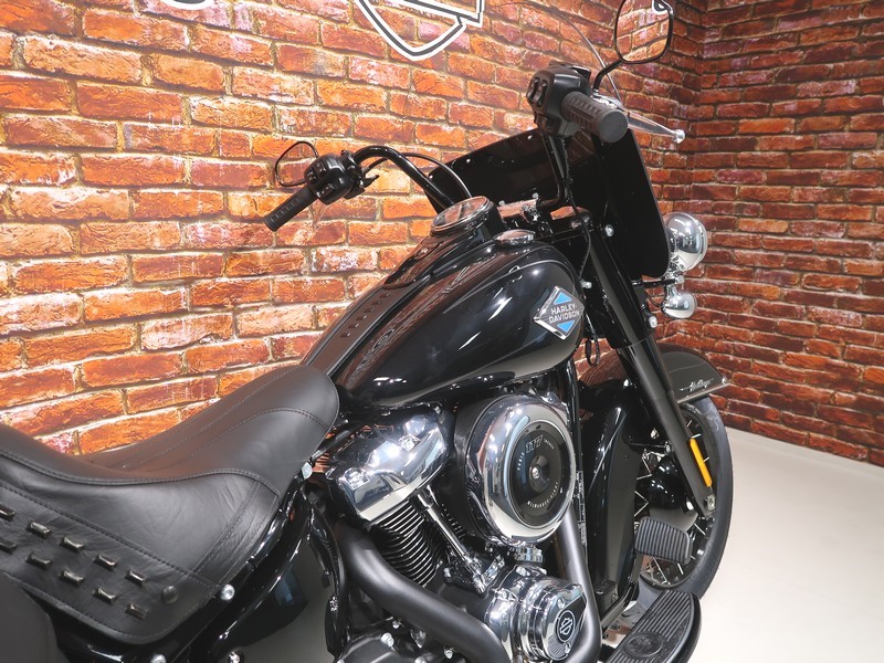 HARLEY-DAVIDSON - FLHC Heritage Classic 117