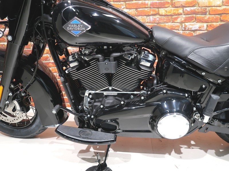 HARLEY-DAVIDSON - FLHC Heritage Classic 117