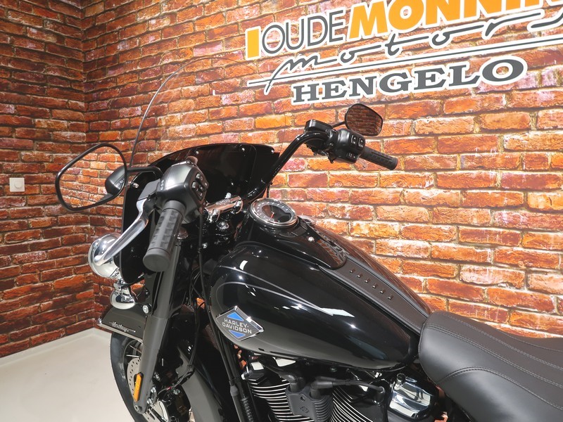HARLEY-DAVIDSON - FLHC Heritage Classic 117