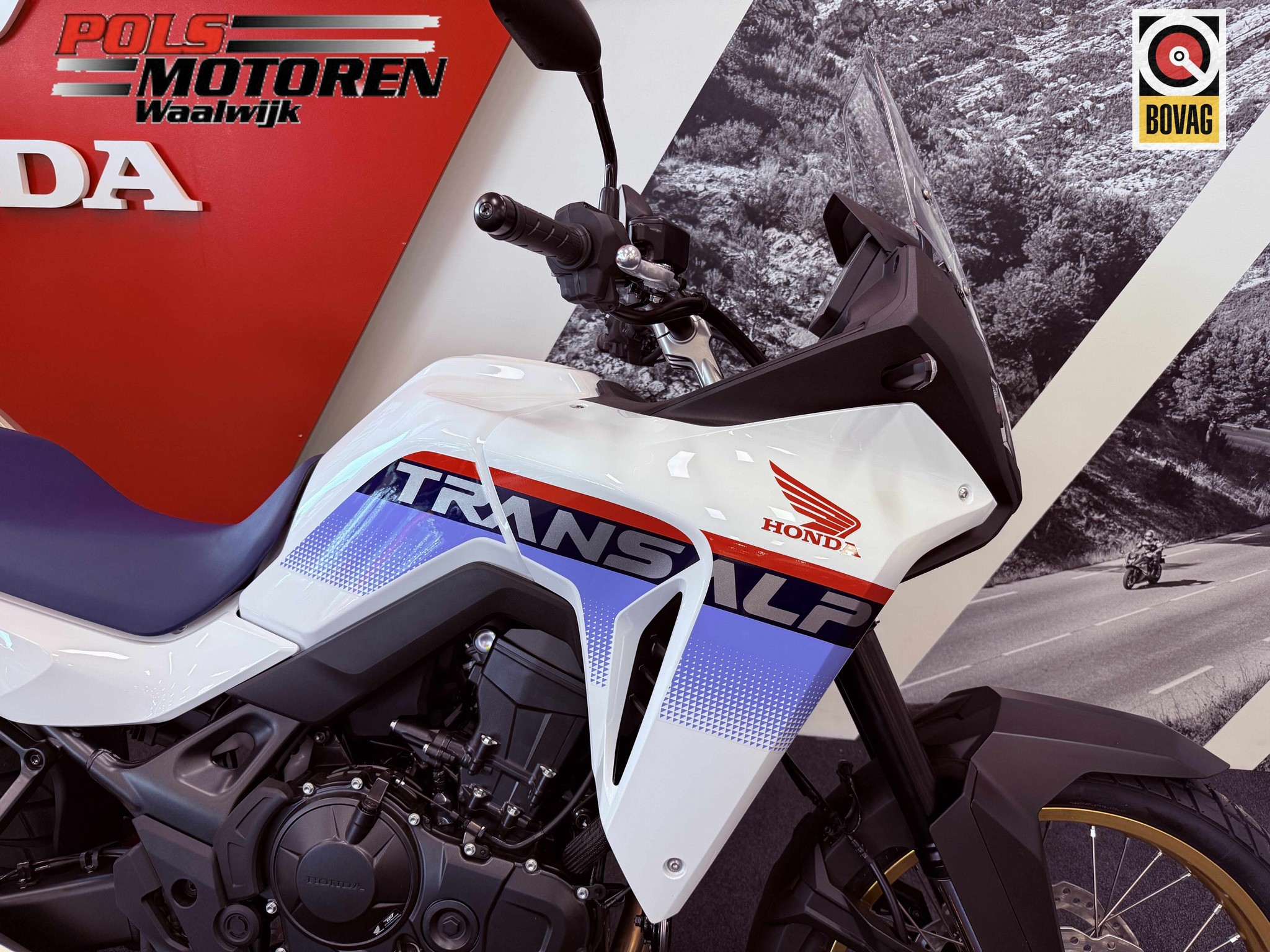 HONDA XL 750 S TransAlp Ross White
