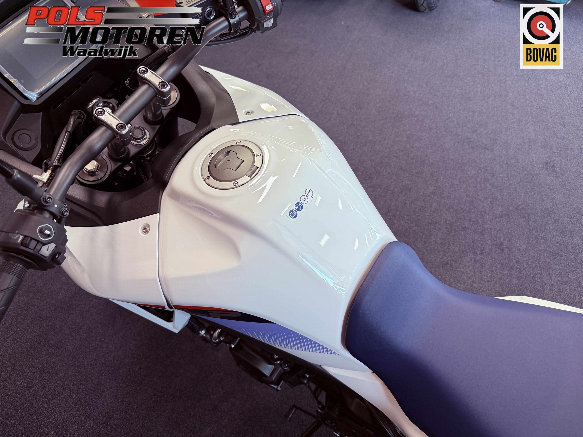 HONDA XL 750 S TransAlp Ross White