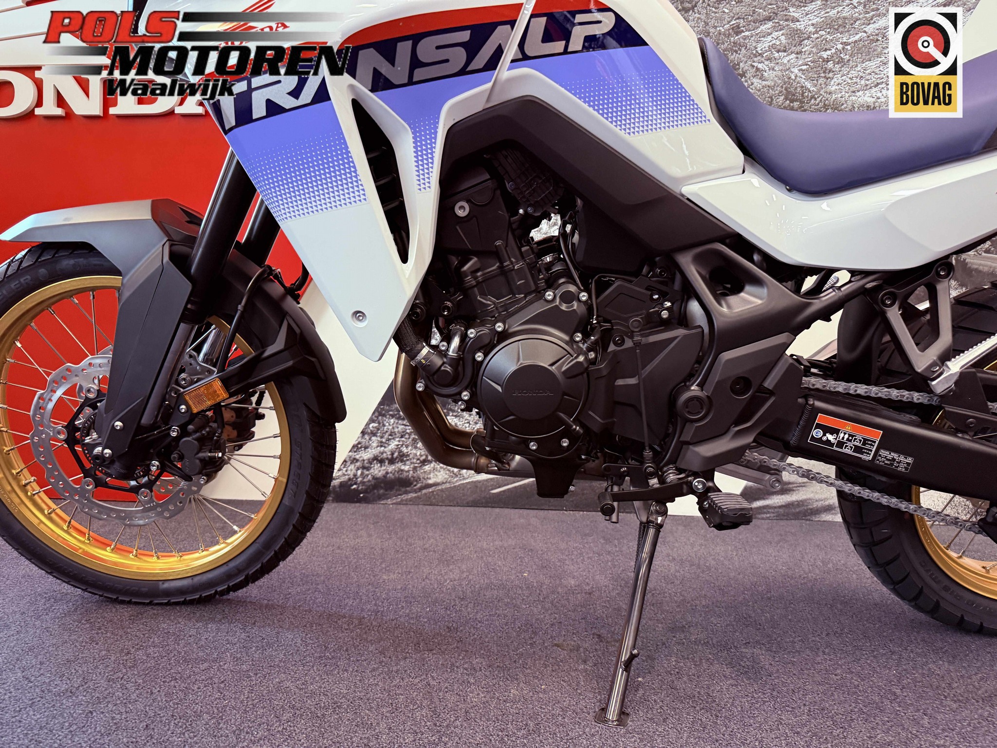HONDA XL 750 S TransAlp Ross White