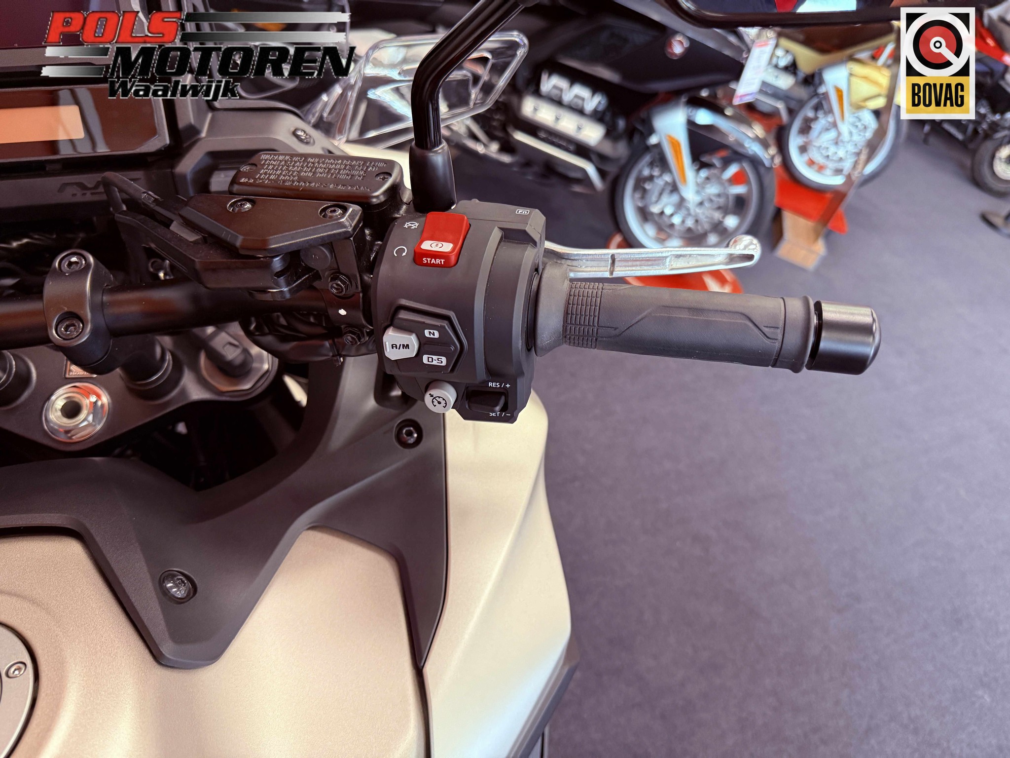 HONDA NT 1100 DES DCT - E-Suspension