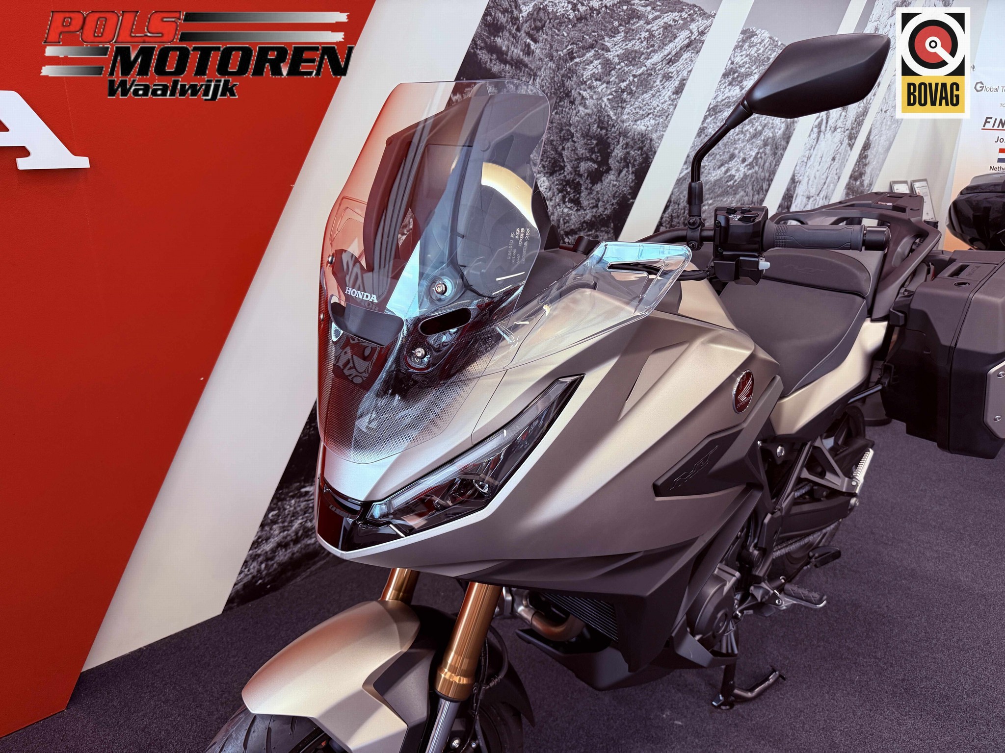 HONDA NT 1100 DES DCT - E-Suspension