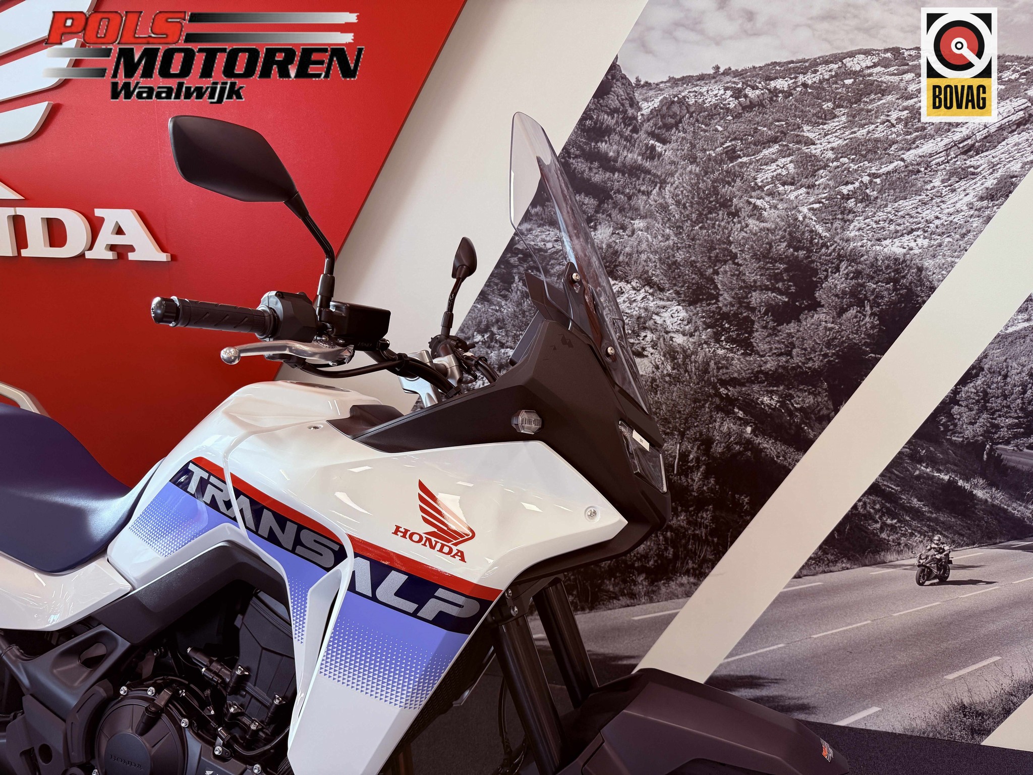 HONDA XL 750 S TransAlp Ross White