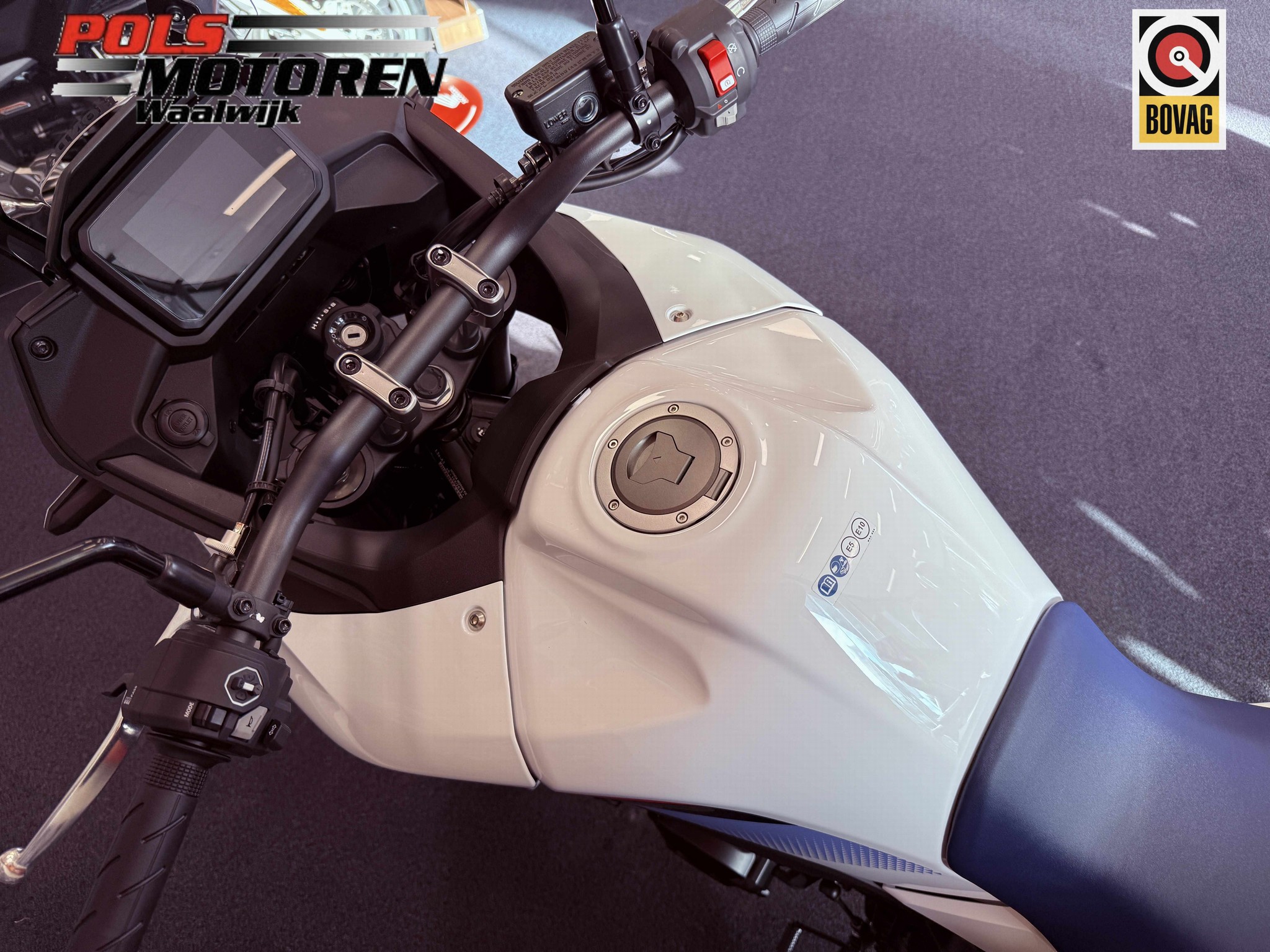 HONDA XL 750 S TransAlp Ross White