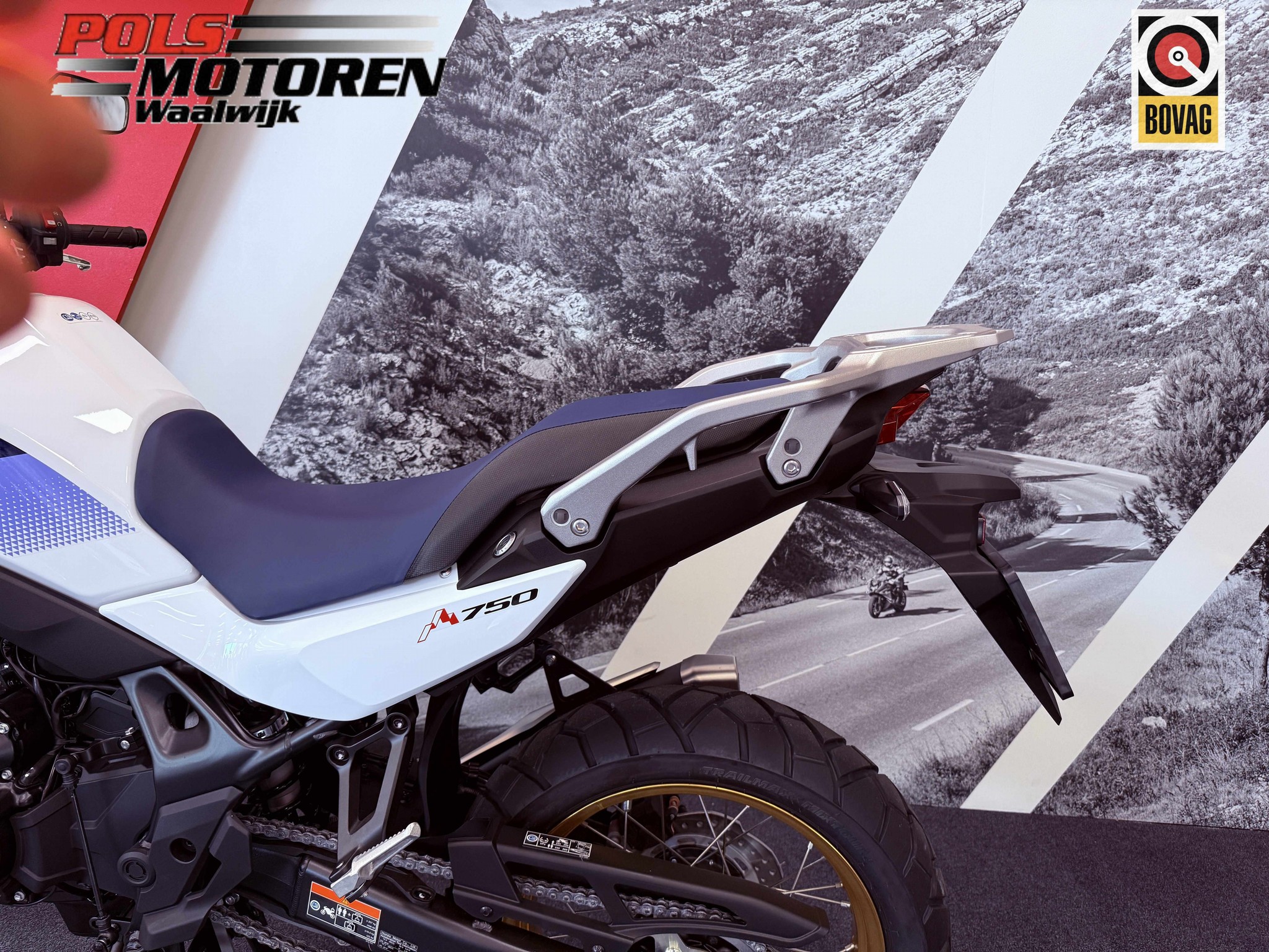 HONDA XL 750 S TransAlp Ross White