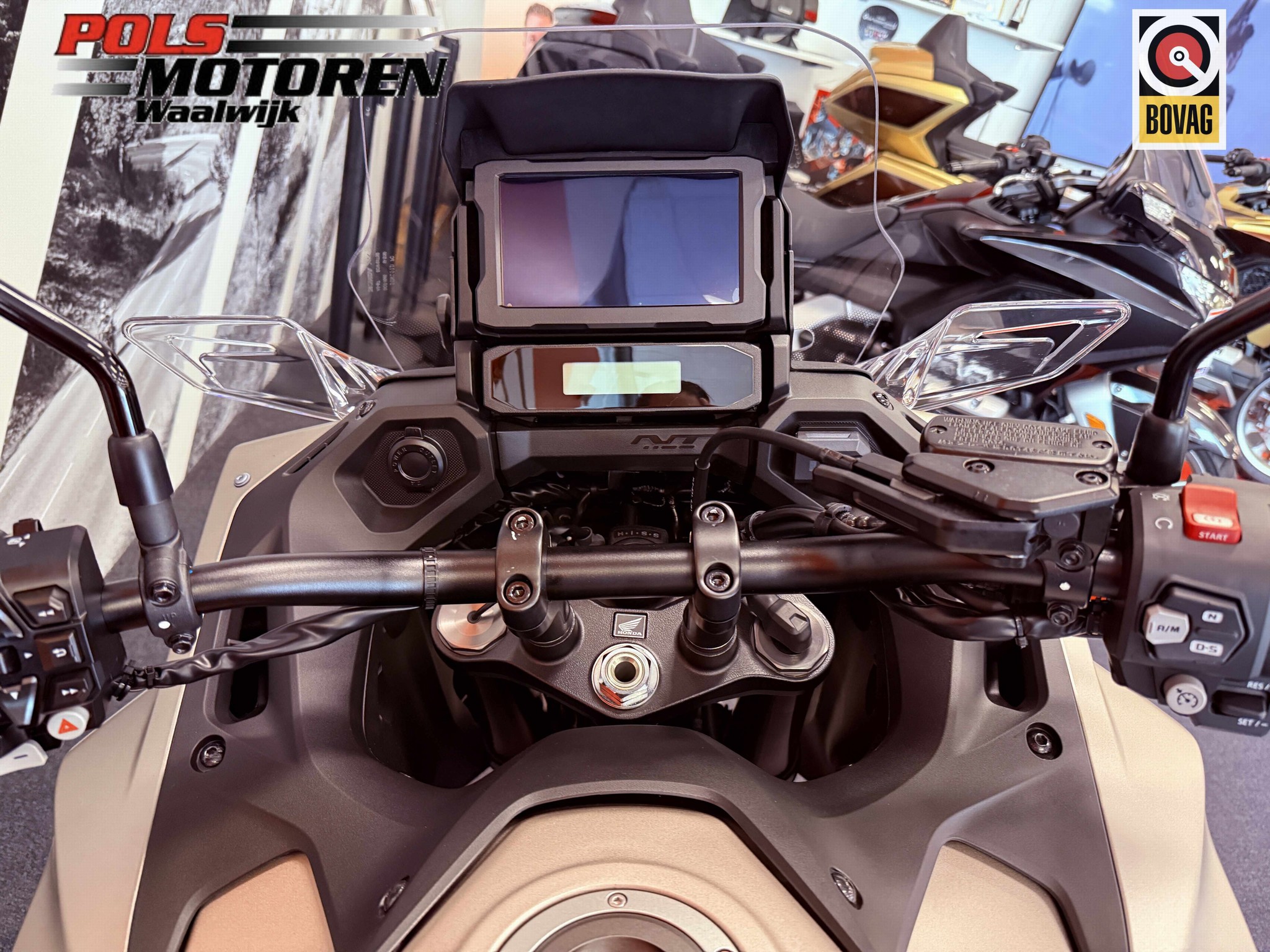 HONDA NT 1100 DET DCT - E-Suspension