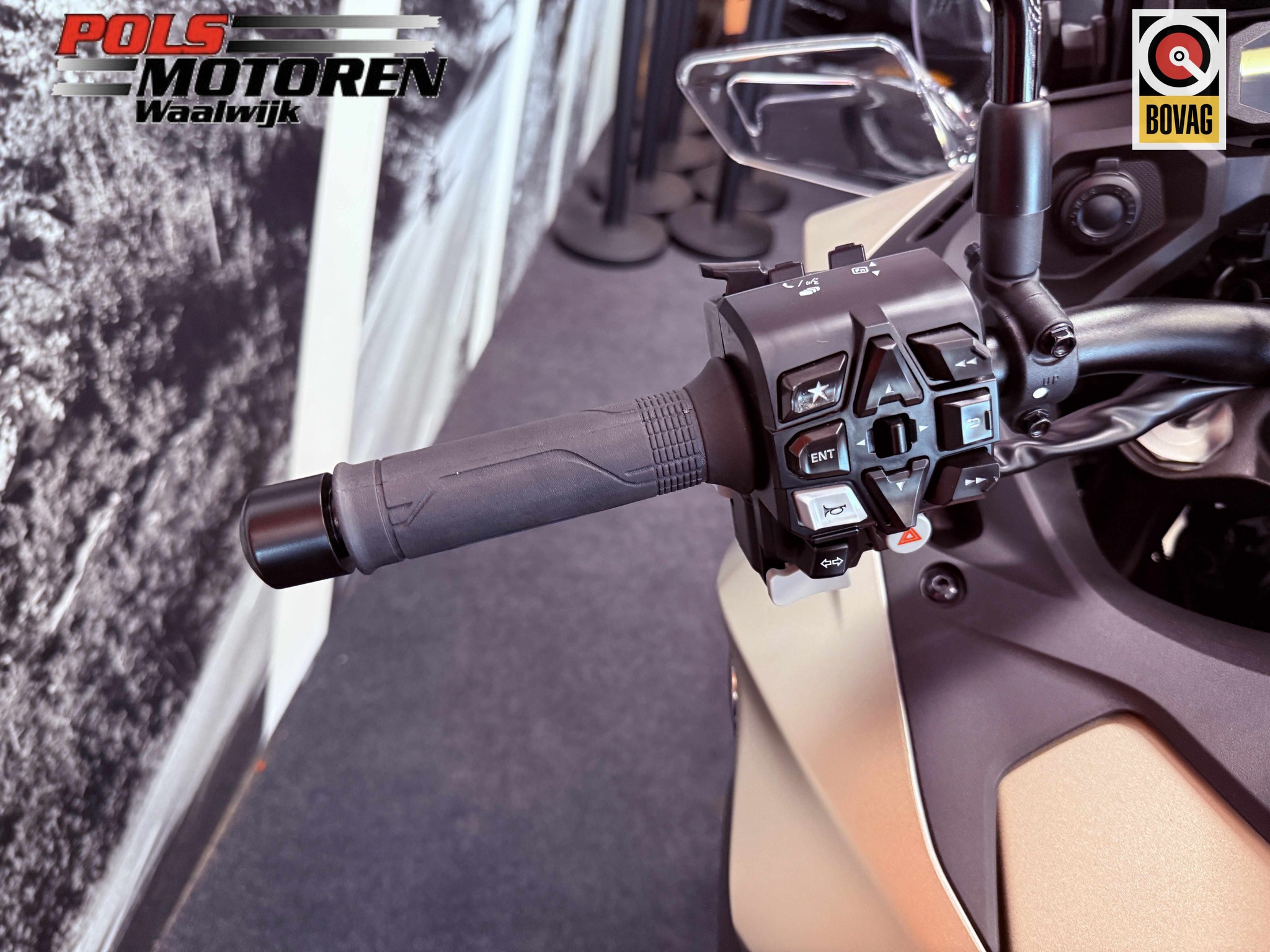 HONDA NT 1100 DET DCT - E-Suspension