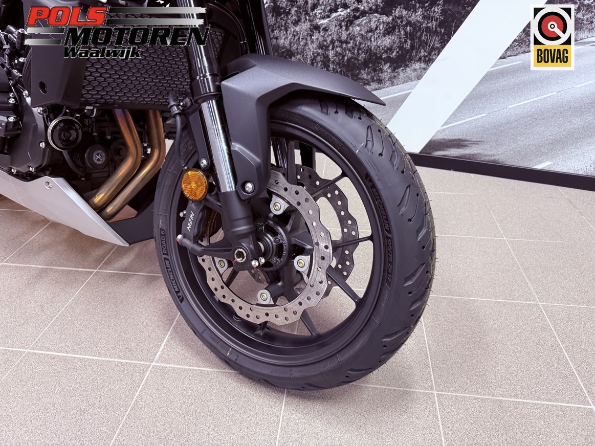 HONDA CB 750 ACT Hornet E-Clutch
