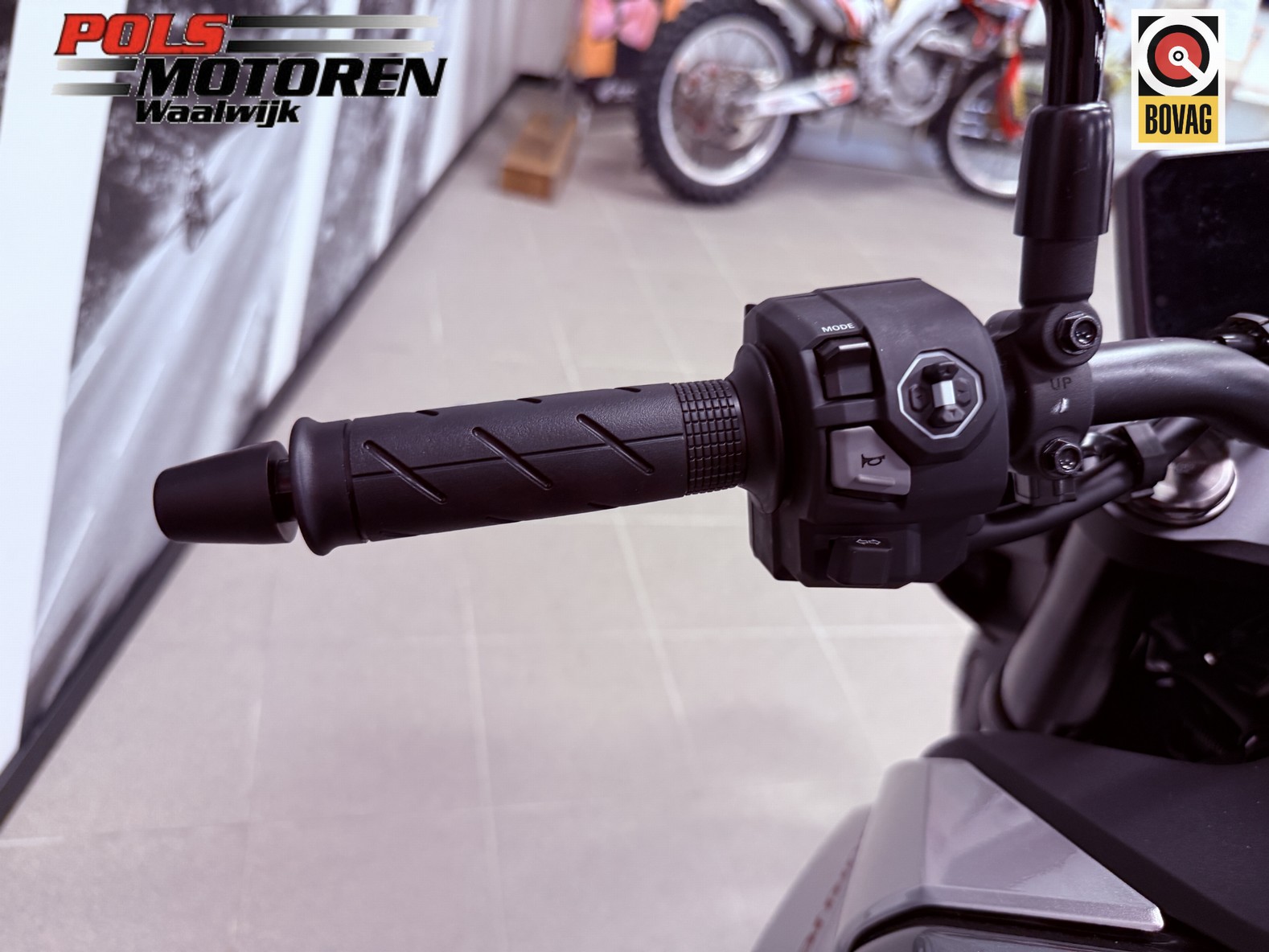 HONDA CB 750 ACT Hornet E-Clutch