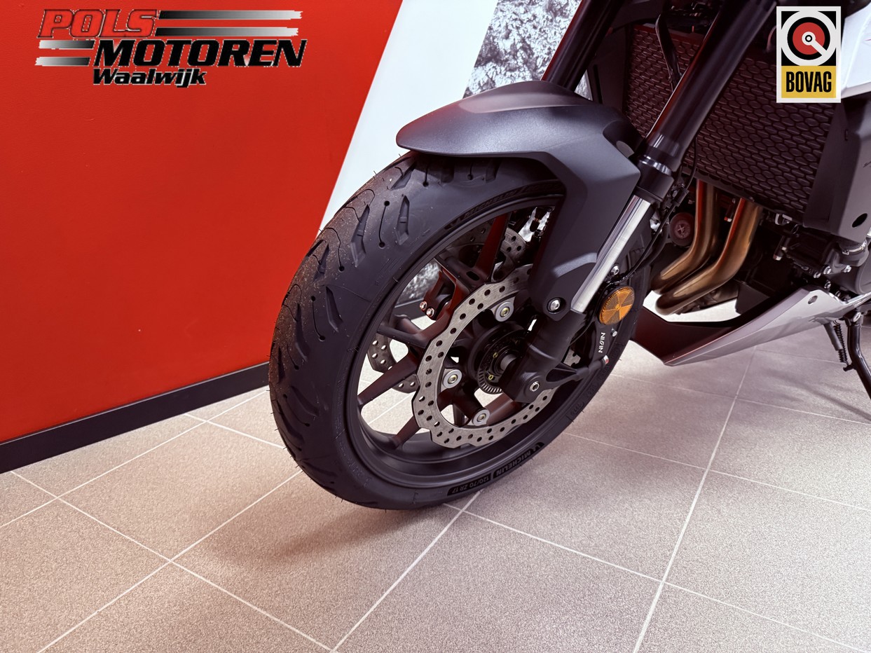 HONDA CB 750 ACT Hornet E-Clutch