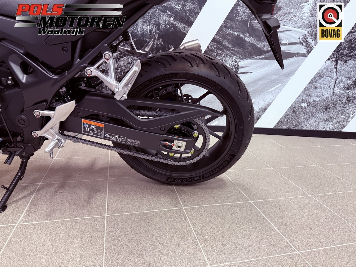 HONDA CB 750 ACT Hornet E-Clutch