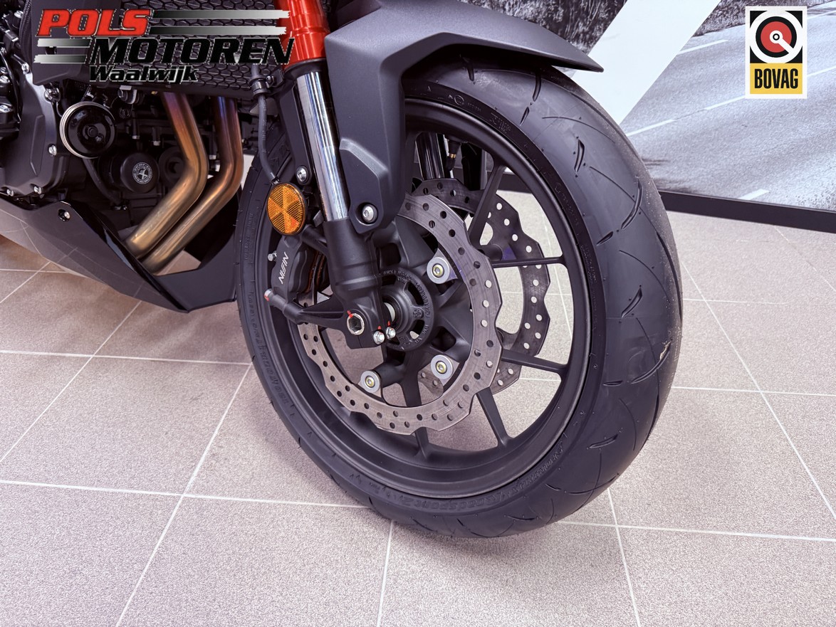 HONDA CB 750 ACT Hornet E-Clutch