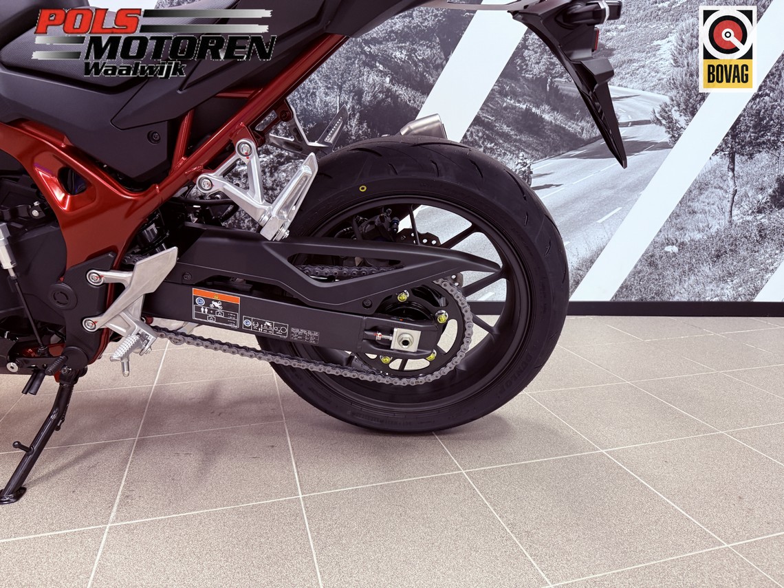 HONDA CB 750 ACT Hornet E-Clutch