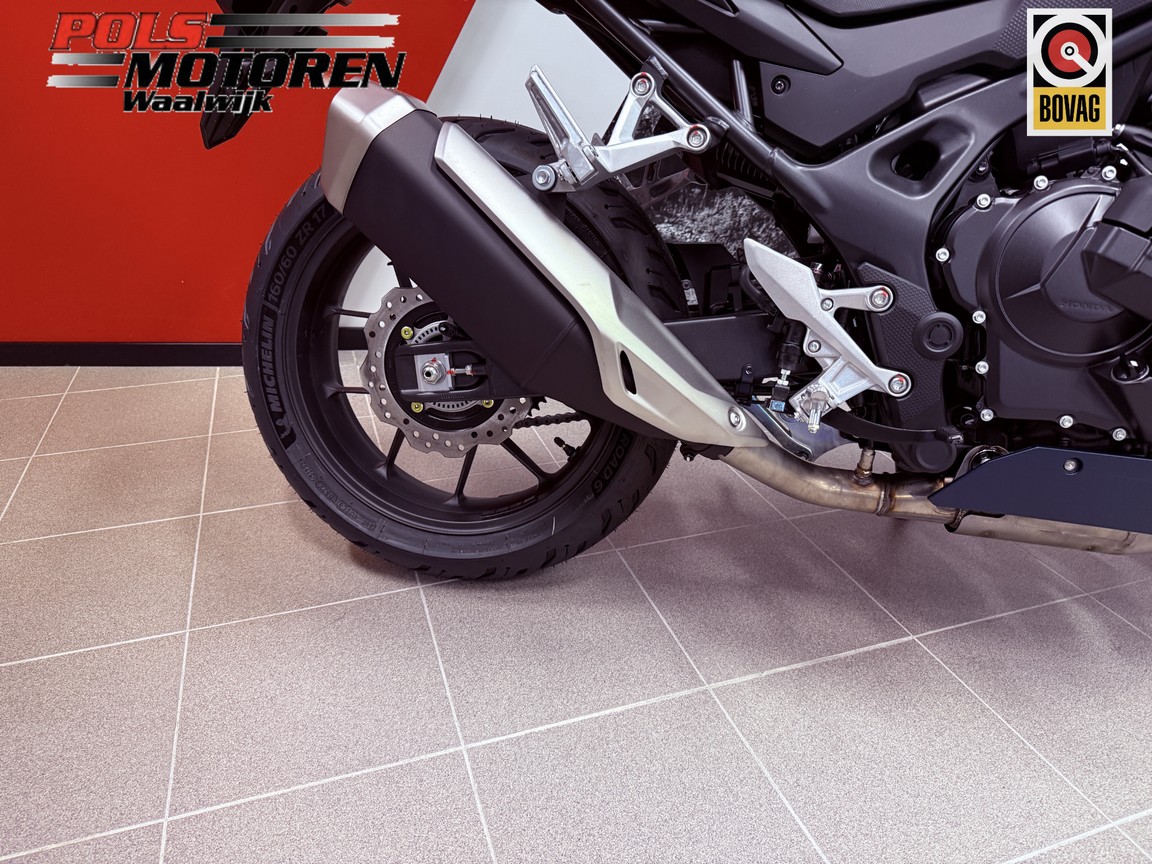 HONDA CB 750 ACT Hornet E-Clutch