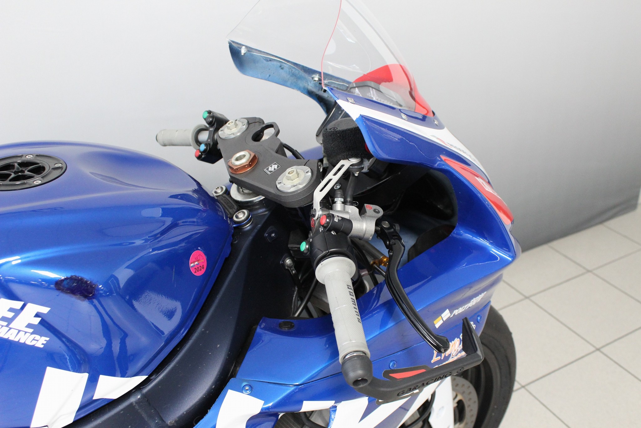 SUZUKI GSX-R 750