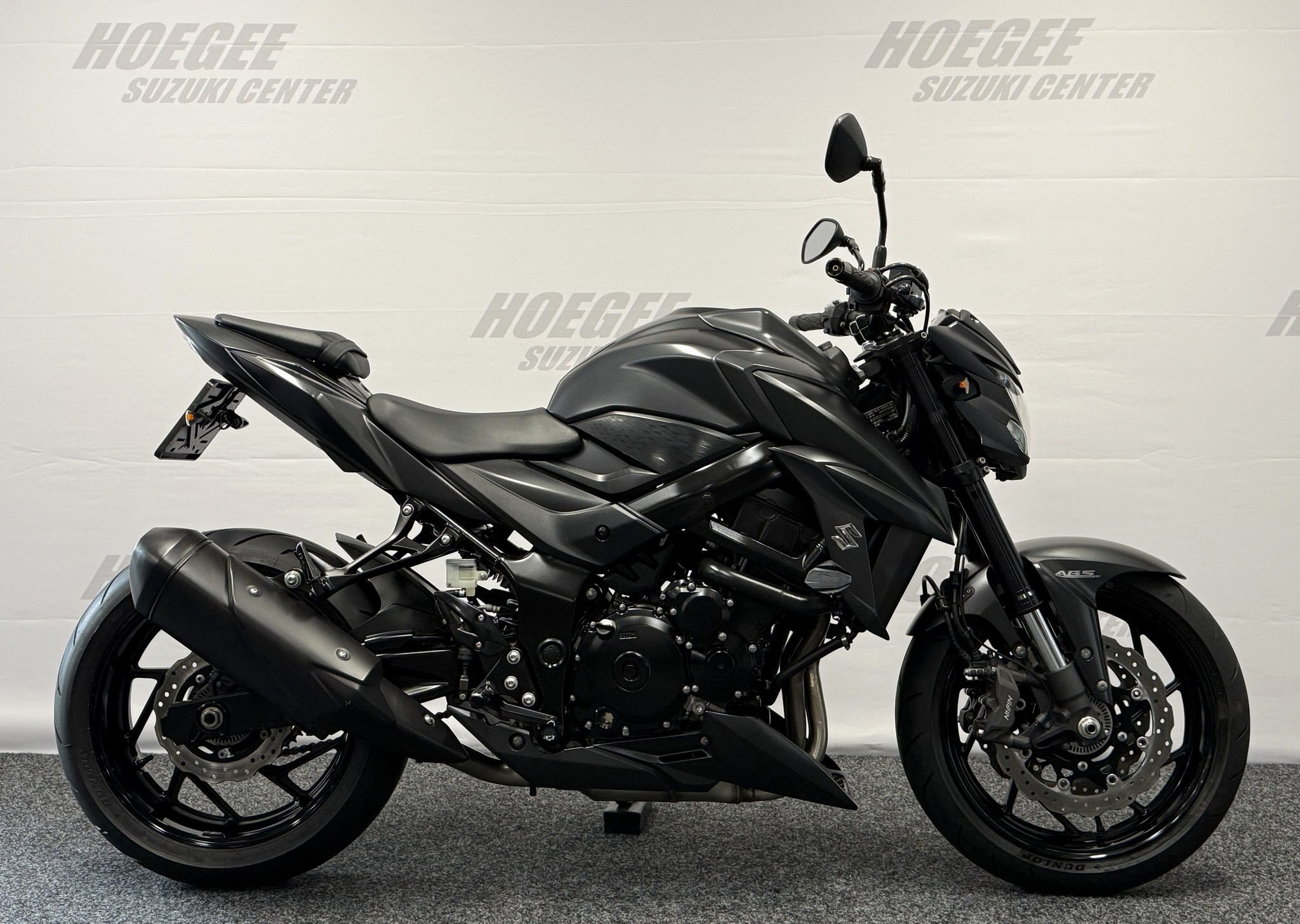 SUZUKI GSX-S750