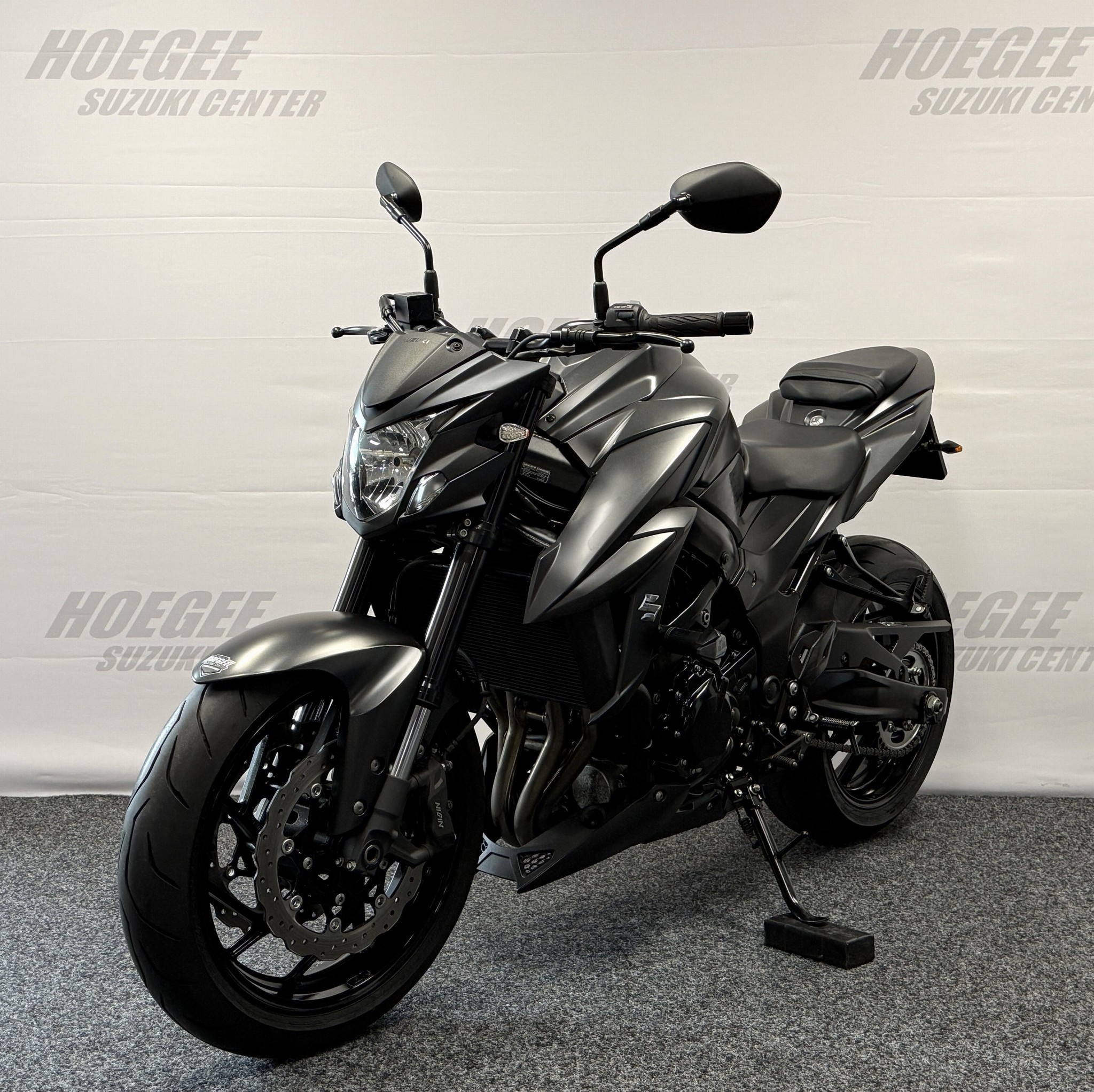 SUZUKI GSX-S750