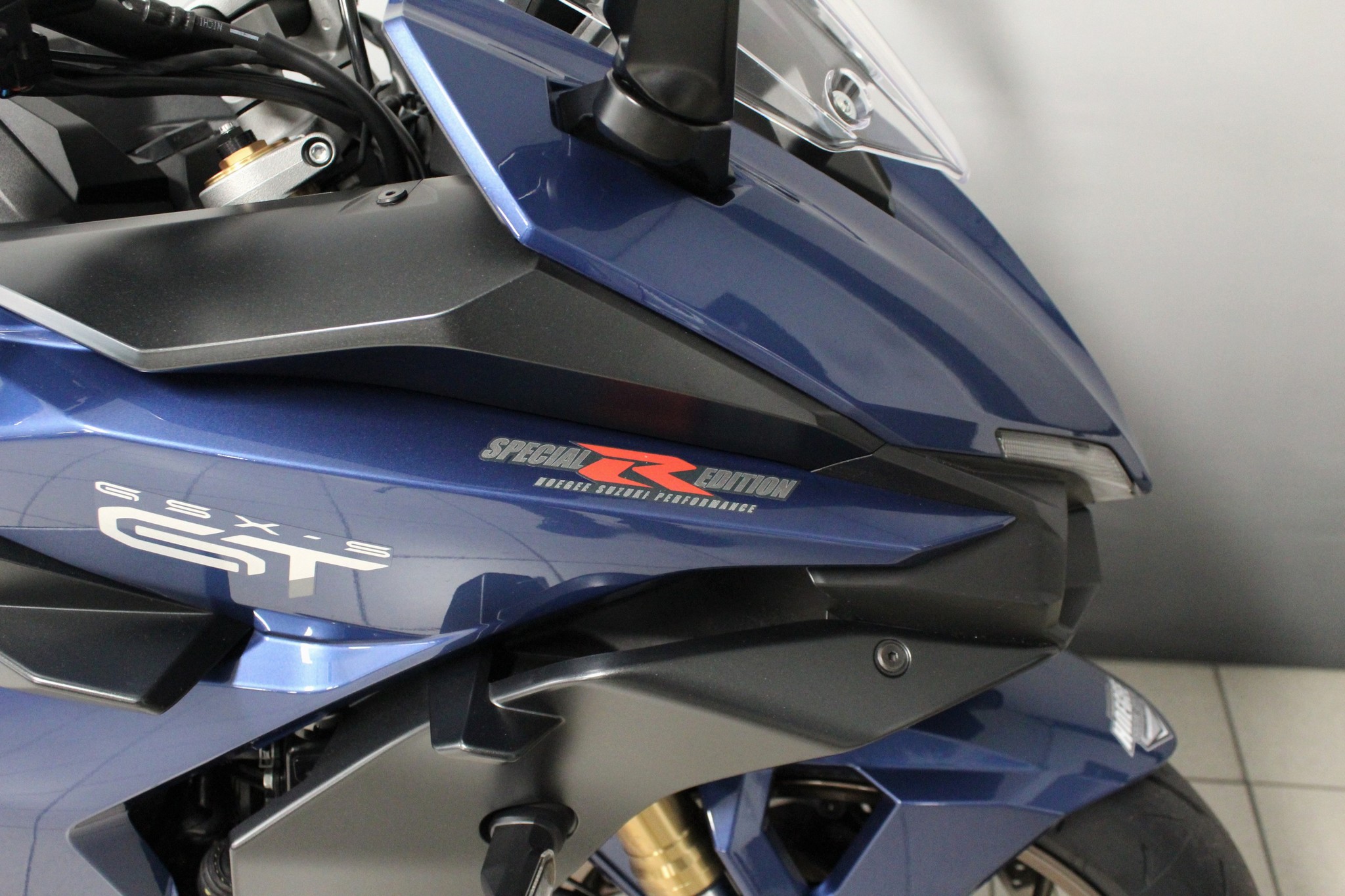 SUZUKI GSX-S1000GT