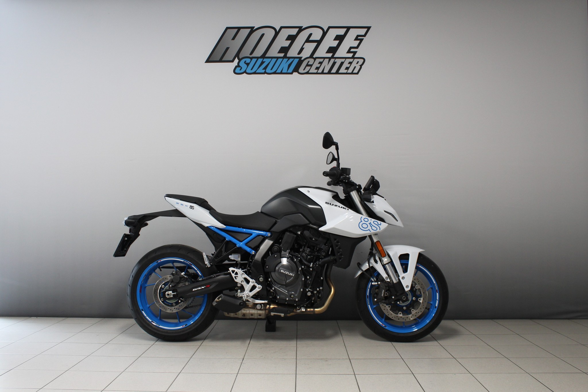 SUZUKI GSX-8S
