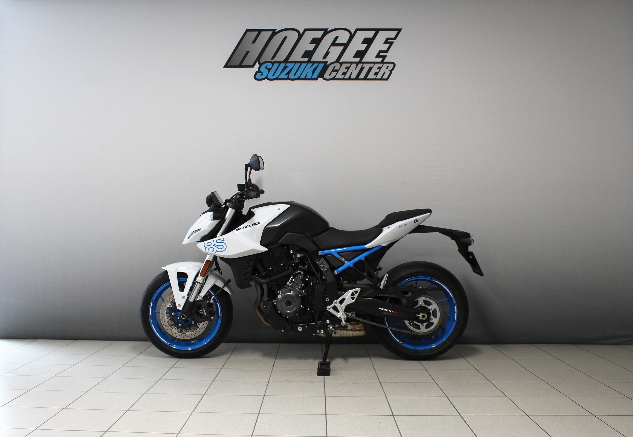 SUZUKI GSX-8S
