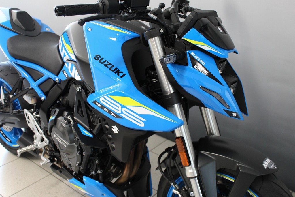 SUZUKI GSX-8S