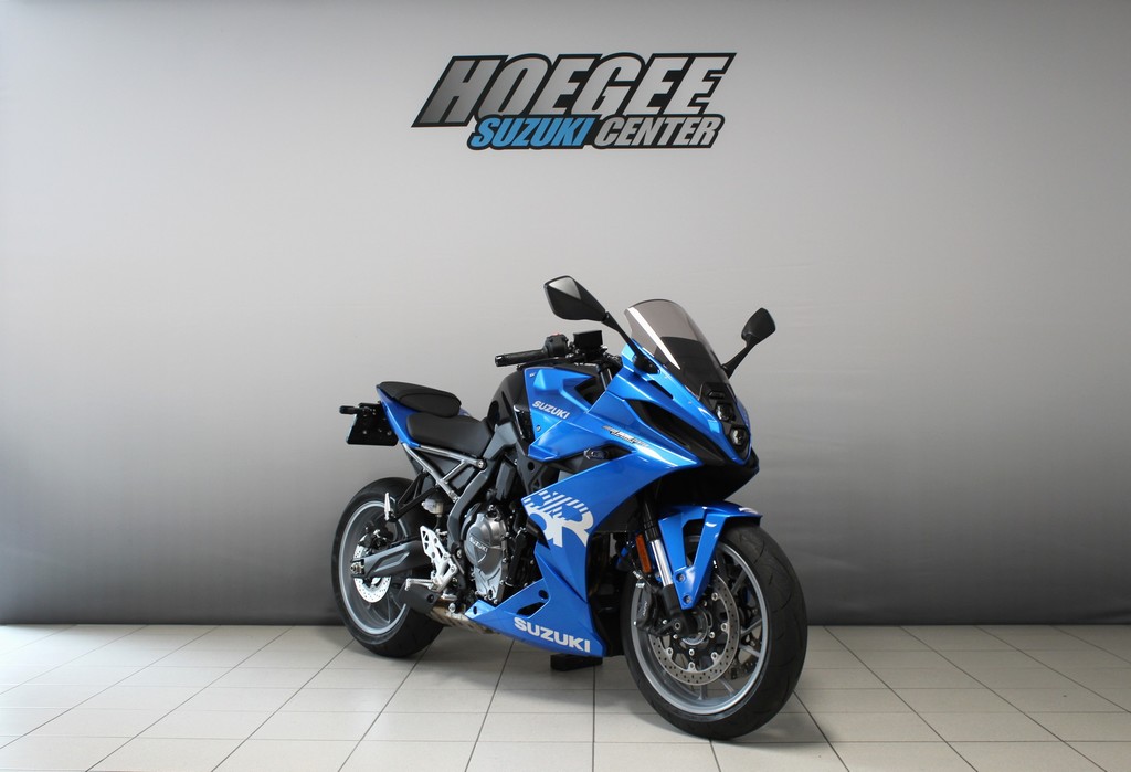 SUZUKI GSX-8R