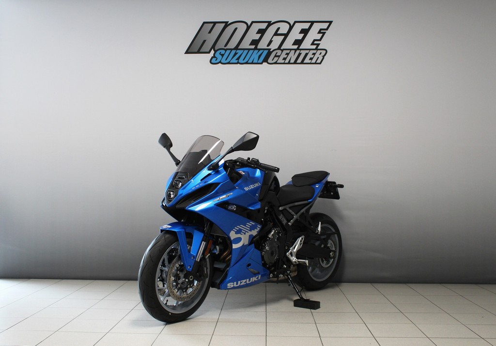 SUZUKI GSX-8R