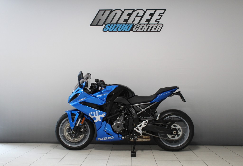 SUZUKI GSX-8R