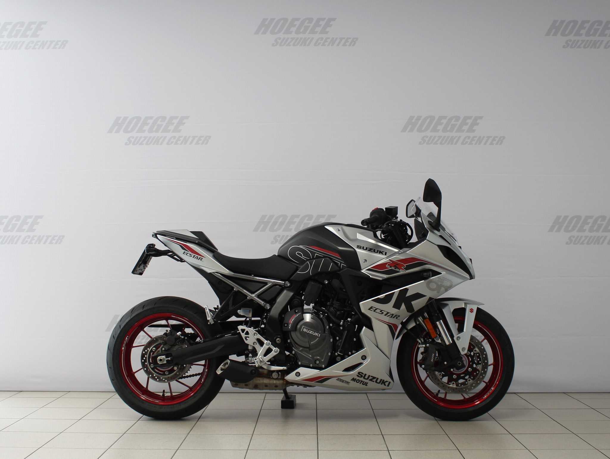 SUZUKI GSX-8R