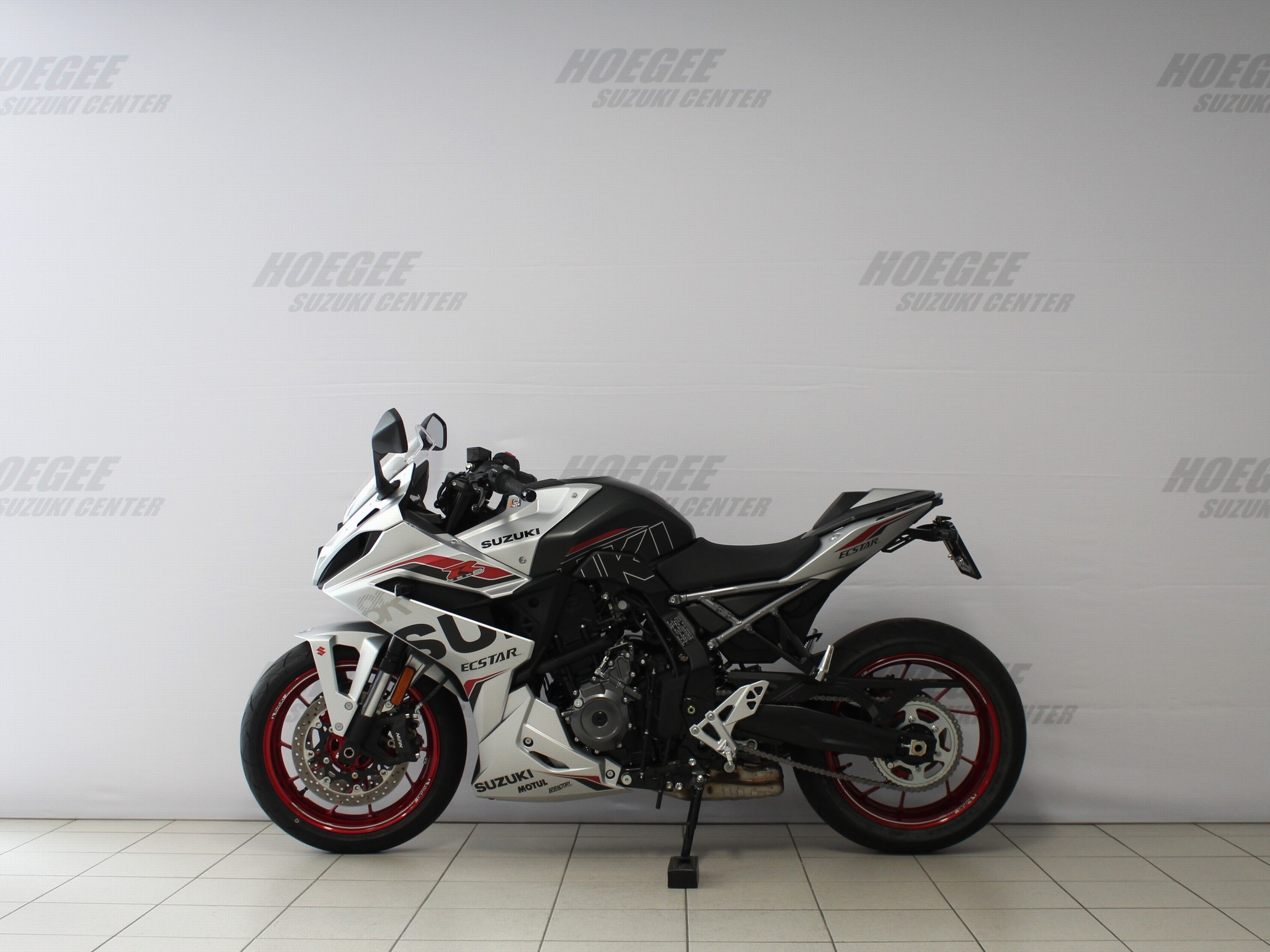 SUZUKI GSX-8R