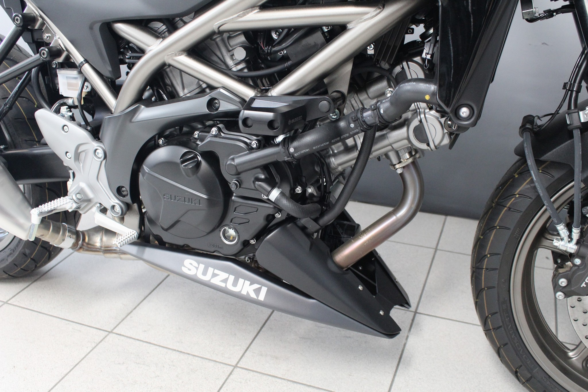 SUZUKI SV650A