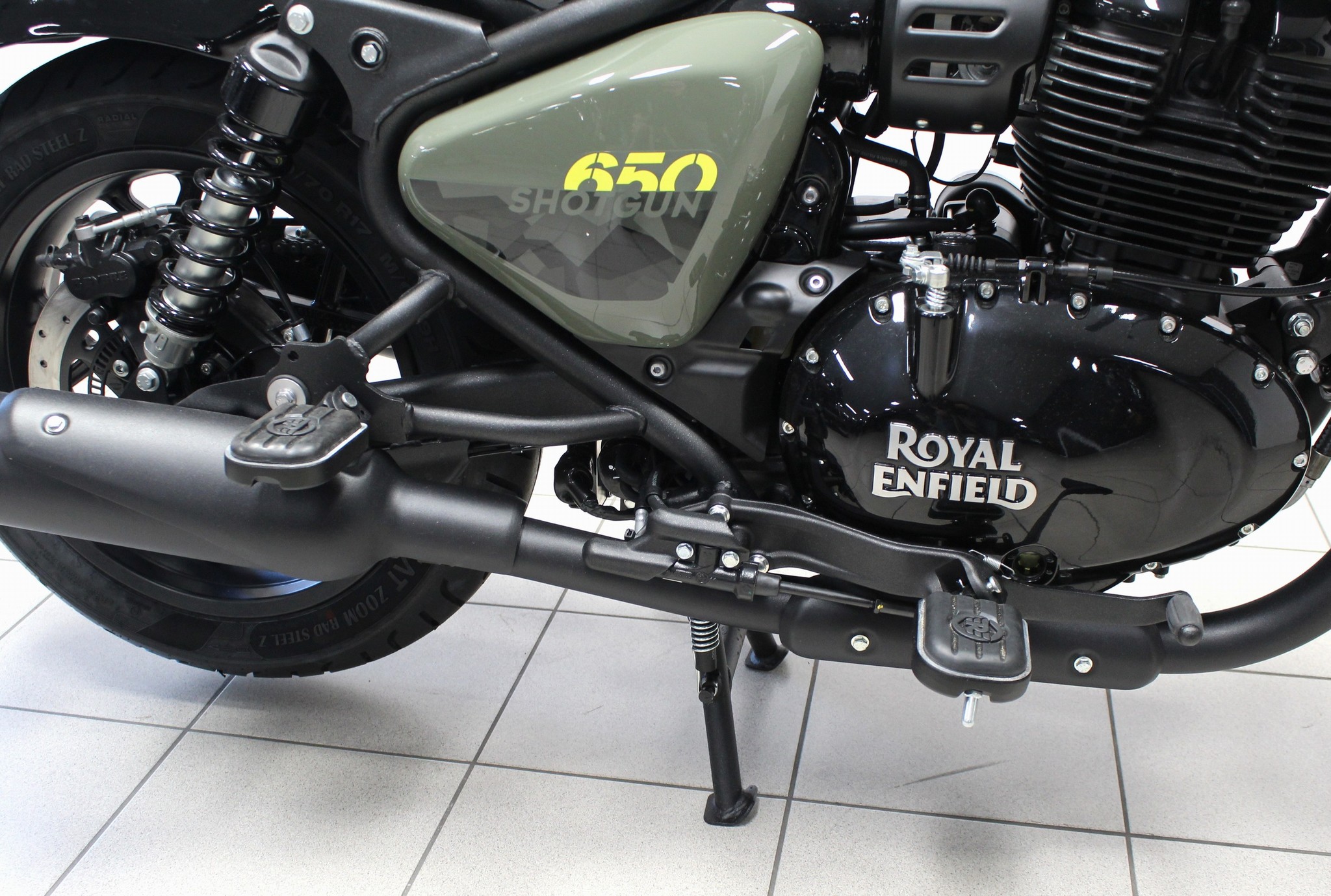 ROYAL-ENFIELD Shotgun 650 Green Drill Plasma