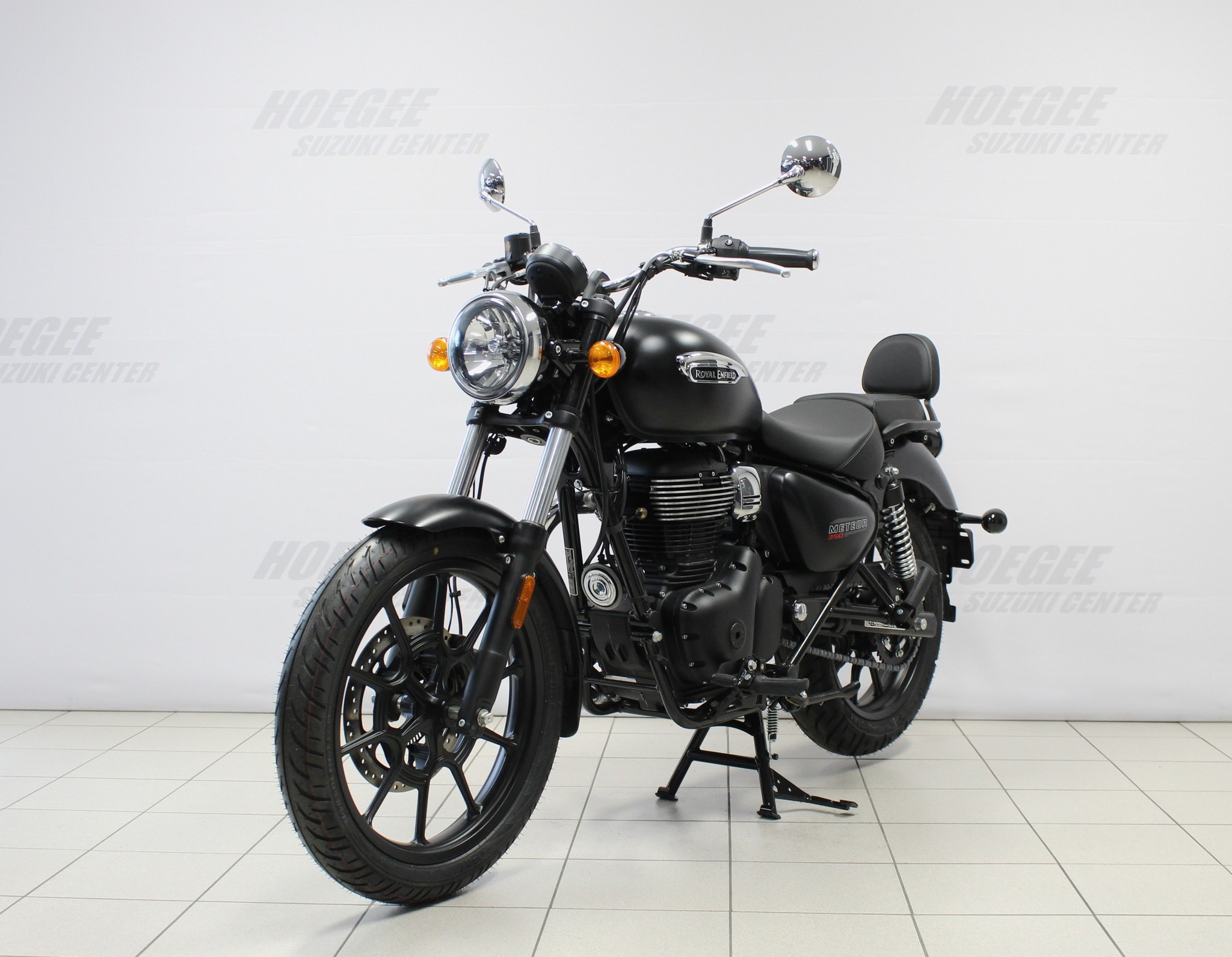 ROYAL-ENFIELD METEOR 350  Black / Blue / Red