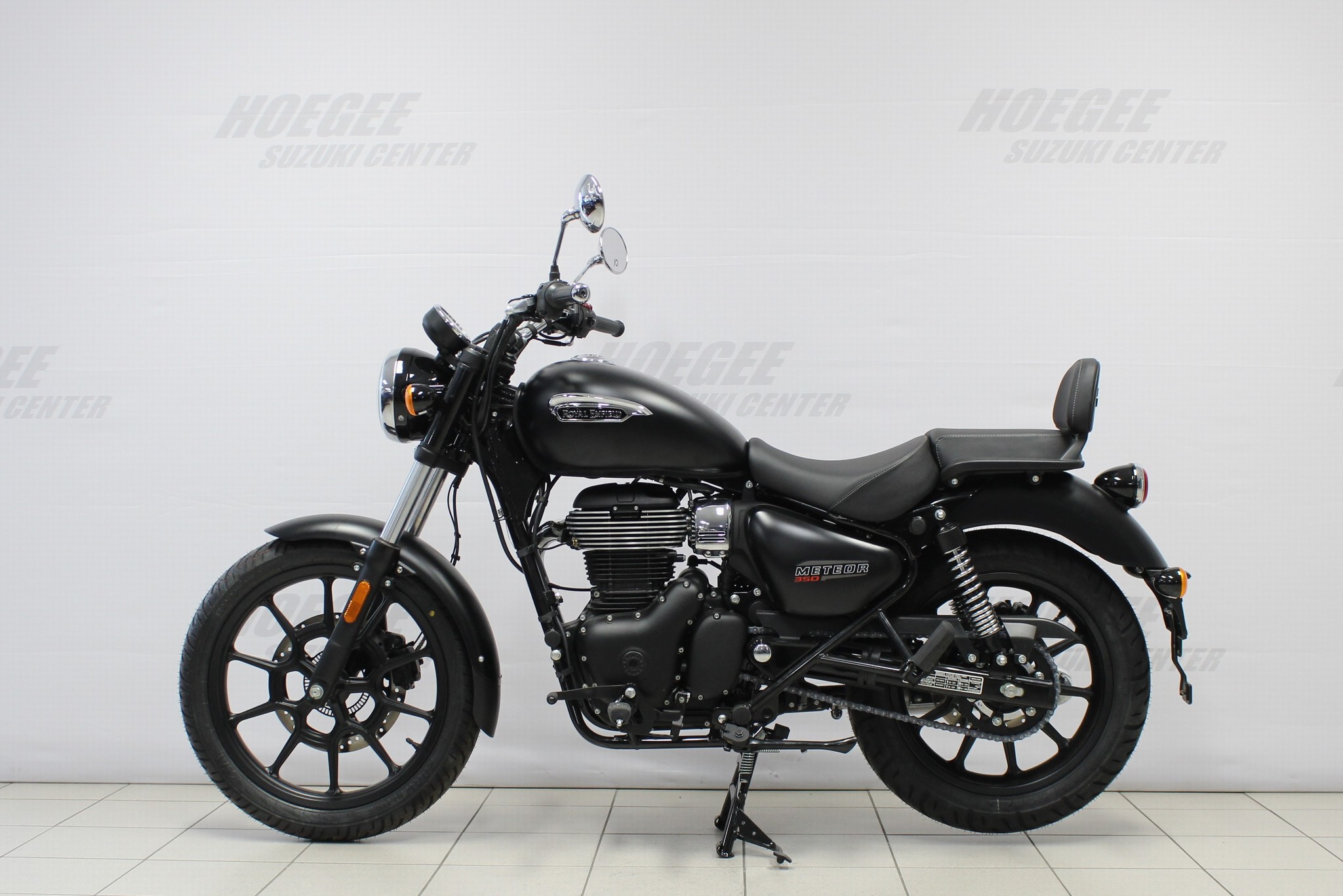 ROYAL-ENFIELD METEOR 350  Black / Blue / Red
