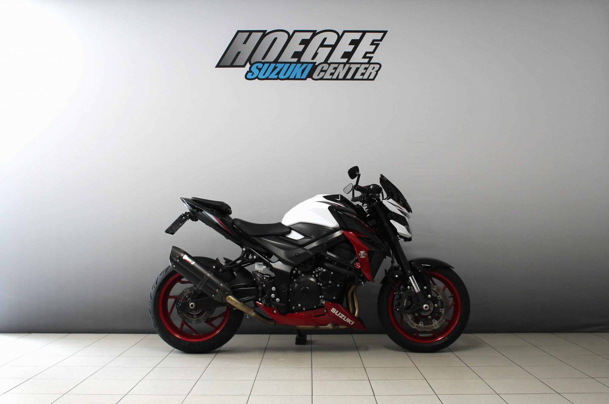 SUZUKI GSX-S750